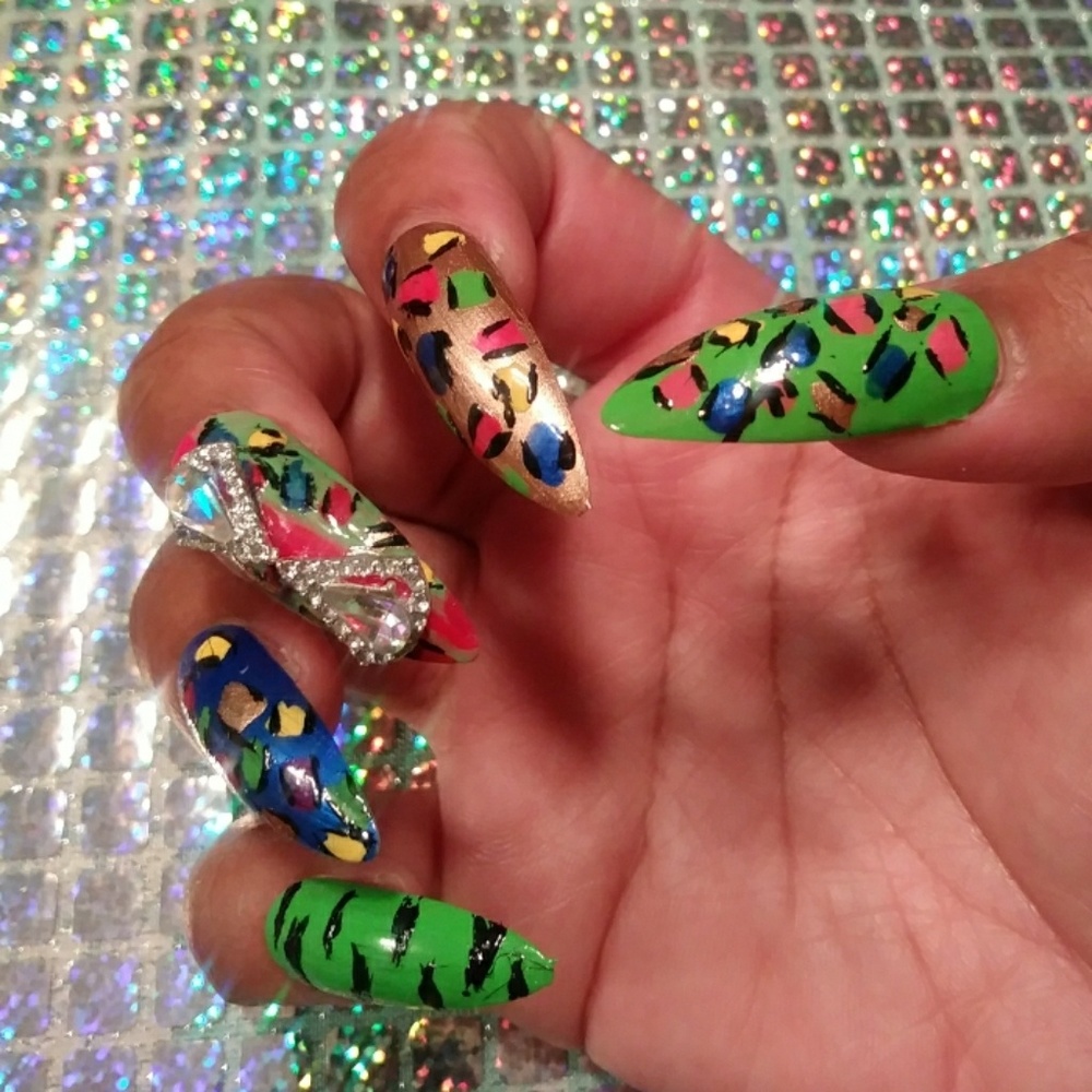 Fake Nails - Picture 5 of 7